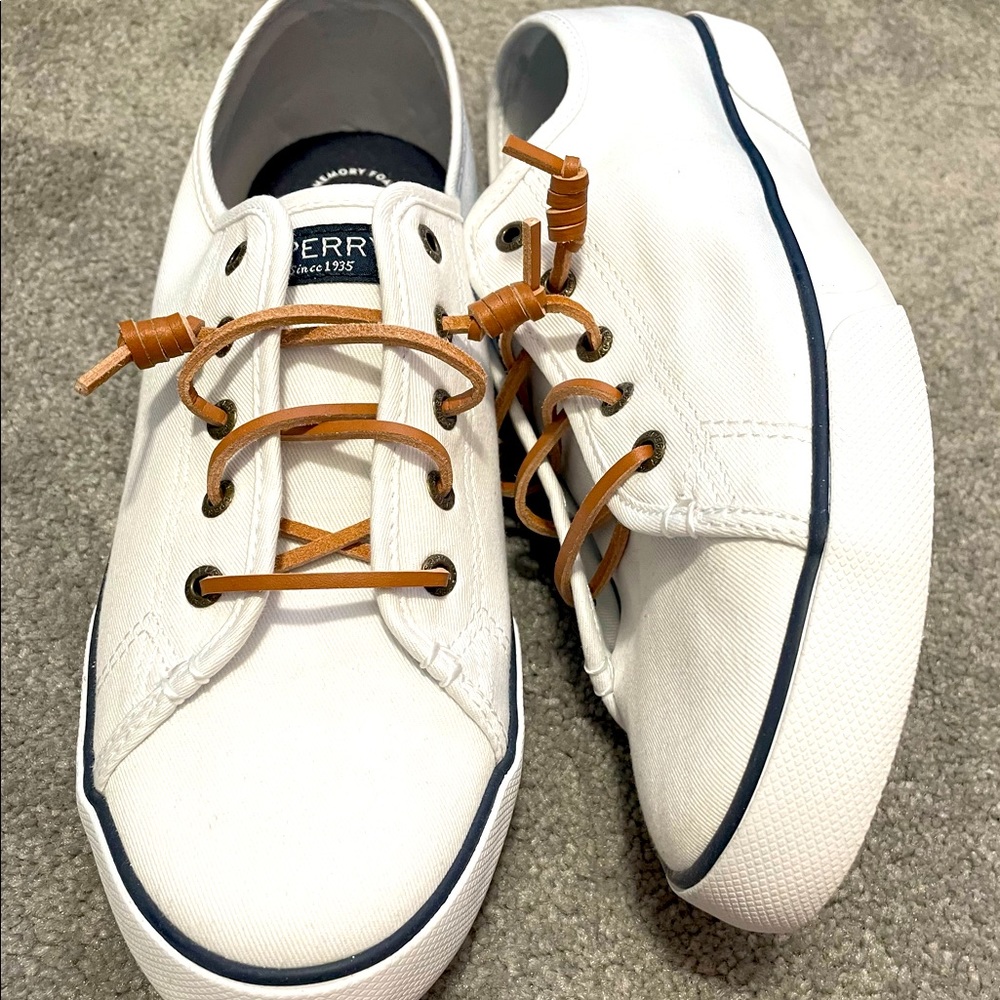 *SOLD* Sperry Pier View Sneaker